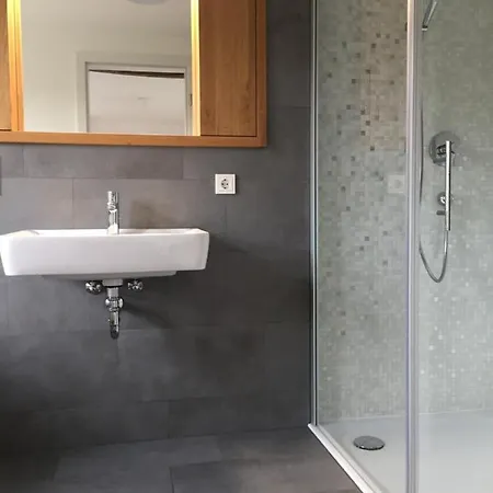 Freis In Apartment *